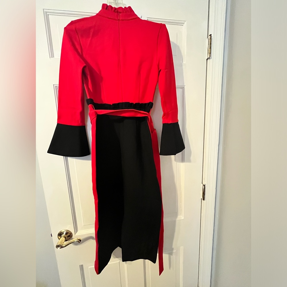 Onebuye BodyCon Dress.  Black& Red with belt.  Small